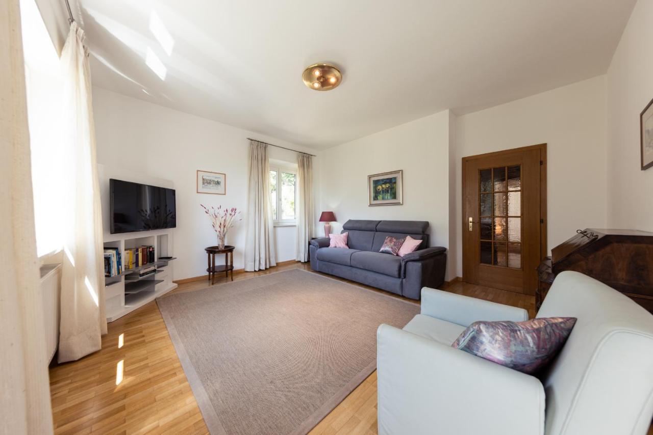 Haus Dorfblick Apartment Caldaro Luaran gambar