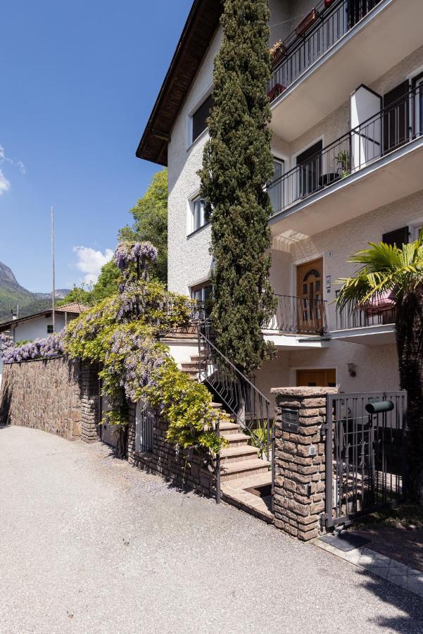 Haus Dorfblick Apartment Caldaro Luaran gambar