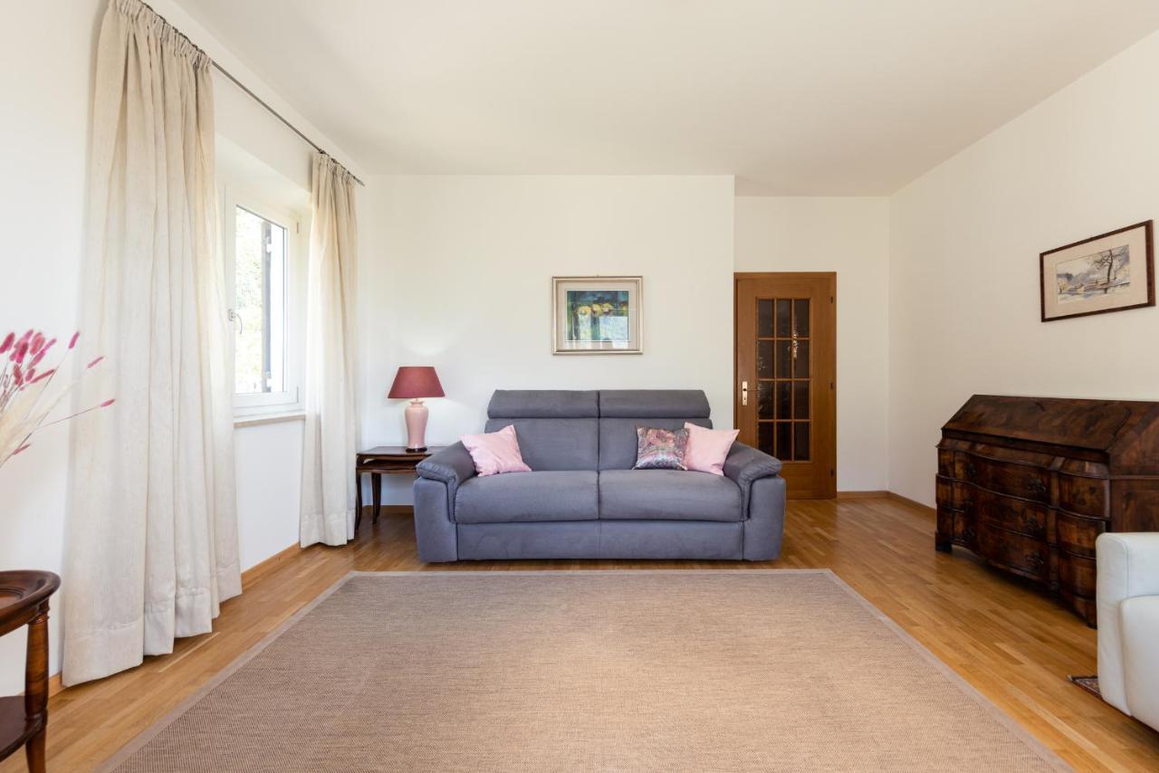 Haus Dorfblick Apartment Caldaro Luaran gambar