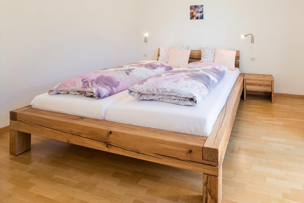 Haus Dorfblick Apartment Caldaro Luaran gambar