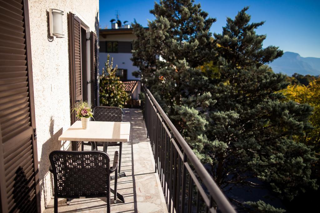 Haus Dorfblick Apartment Caldaro Luaran gambar