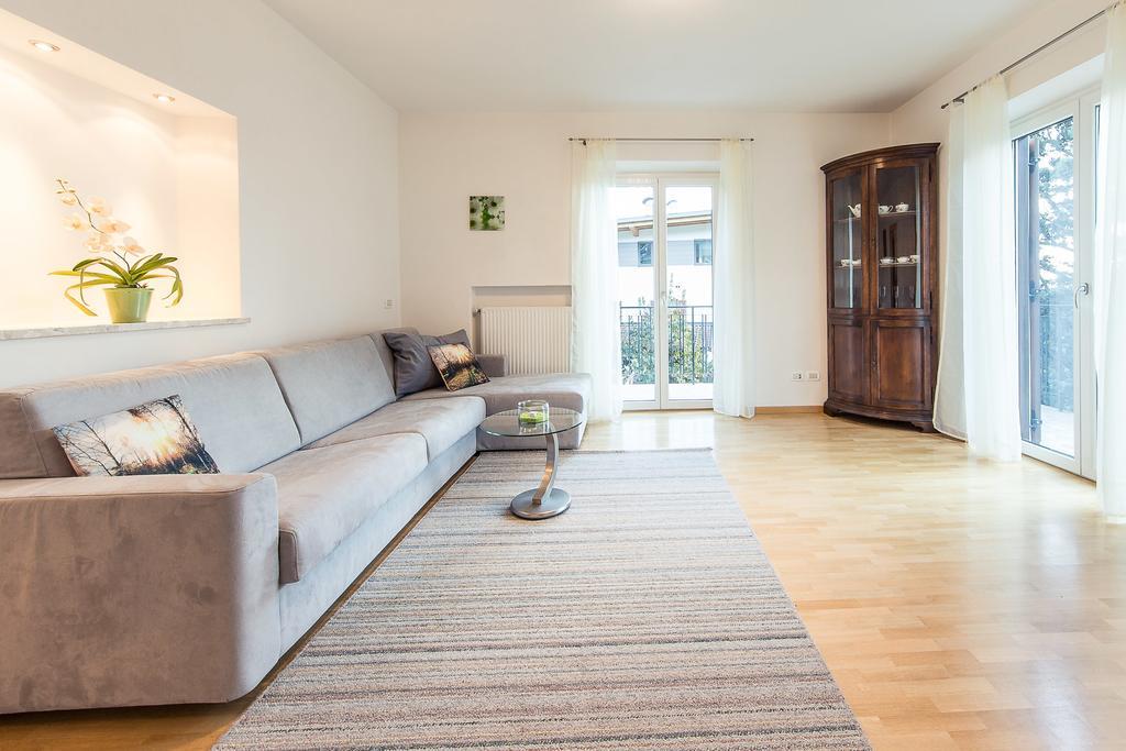 Haus Dorfblick Apartment Caldaro Luaran gambar